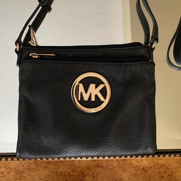 MICHAEL Michael Kors pebbled leather crossbody bag - Picture 2 of 7